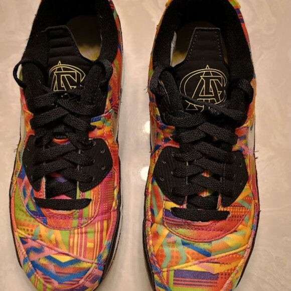 Nike Air Max 90's "Familia" - Picture 12 of 16